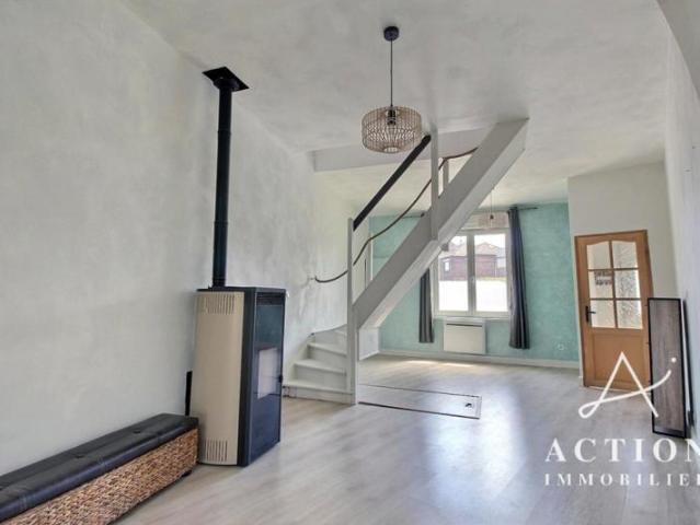 WASQUEHAL MAISON 3 CHAMBRES JARDIN COUR CAVE