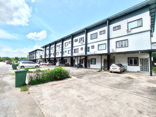 Wassion Avenue Townhouse upper for sale
