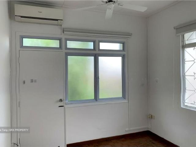 Watten Estate D11, Semi