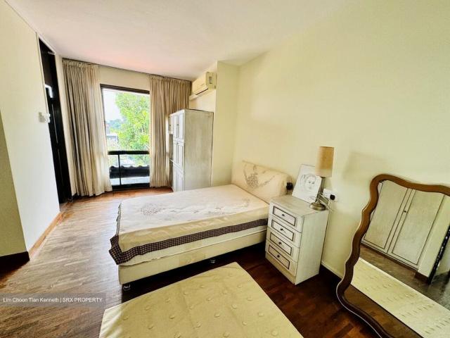 Watten Estate Road D11, Condominium