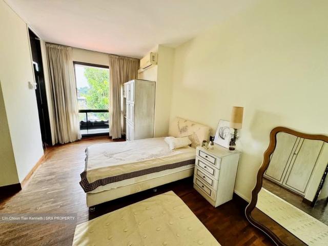 Watten Estate Road D11, Condominium