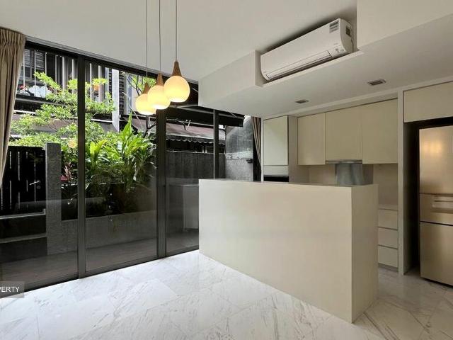 Watten Residences D11, Terrace