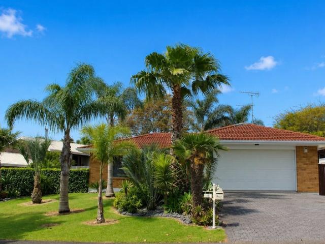 wattle downs, 3 bedrooms