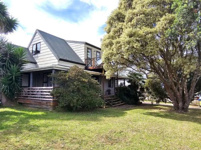 wattle downs, 3 bedrooms
