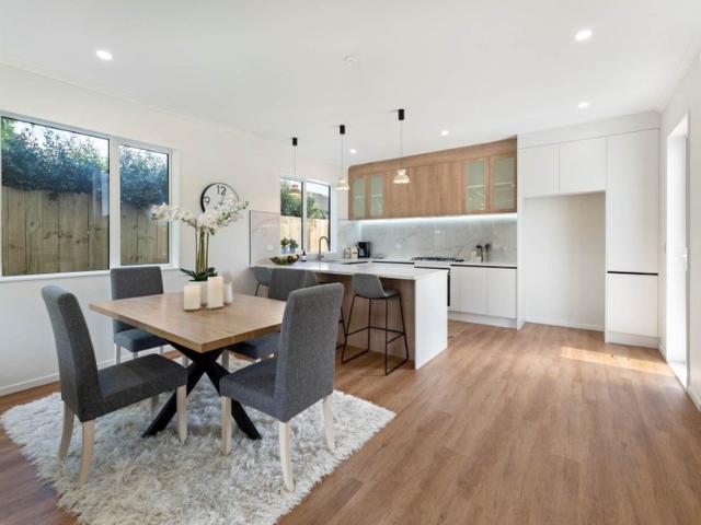 wattle downs, 3 bedrooms