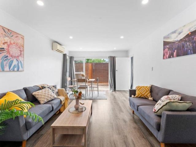 wattle downs, 3 bedrooms