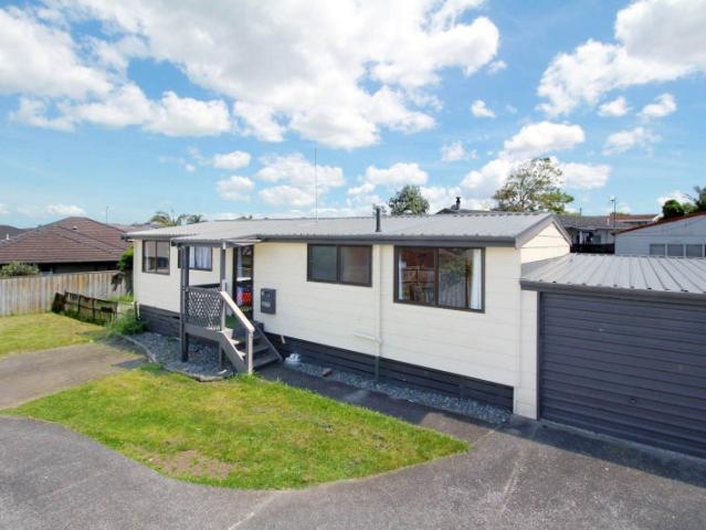 wattle downs, 3 bedrooms