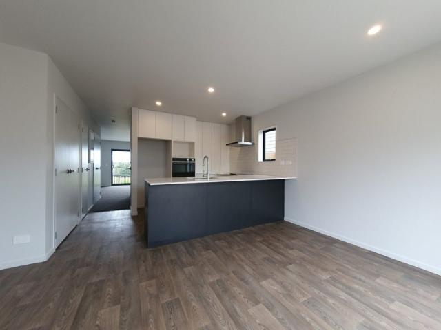 wattle downs, 3 bedrooms