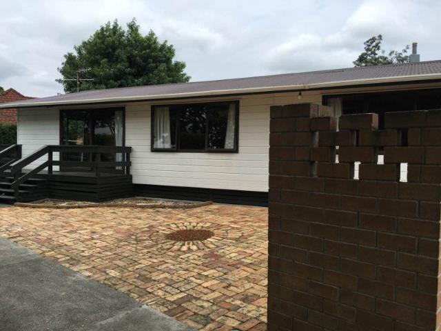 wattle downs, 3 bedrooms