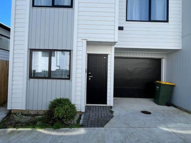 wattle downs, 3 bedrooms