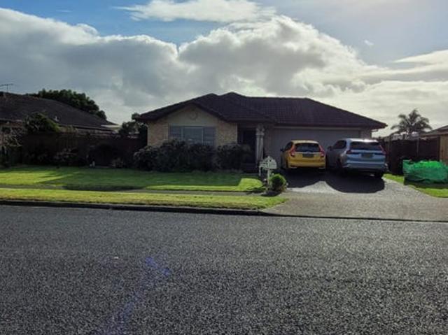 wattle downs, 4 bedrooms