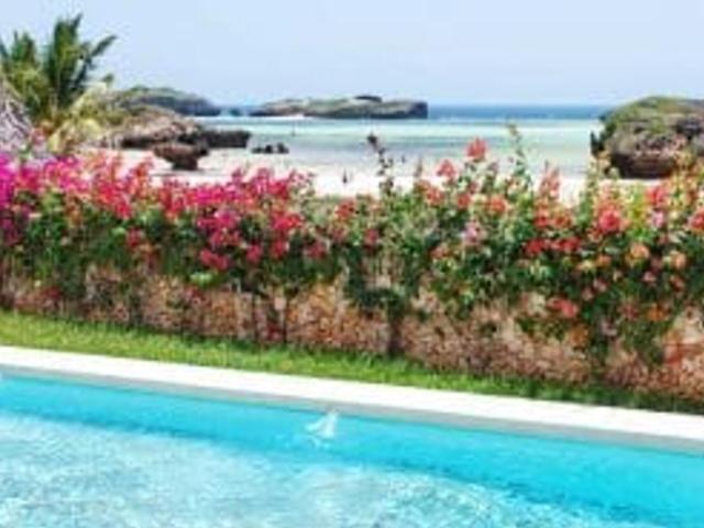 Watamu zone 6 bedroom all ensuite villa 1/2 acre 100M