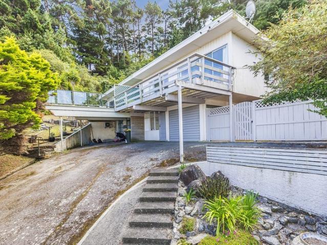 WATER VIEWS AND WALKABILITY