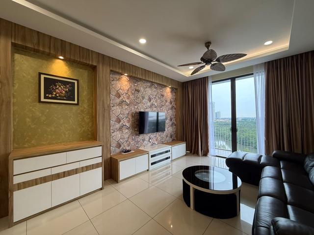 Wateredge Apartment Senibong Cove