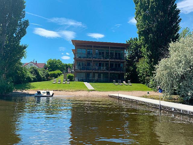 Waterfront Complex With Lakeviews! Osoyoos Rentals Allowed