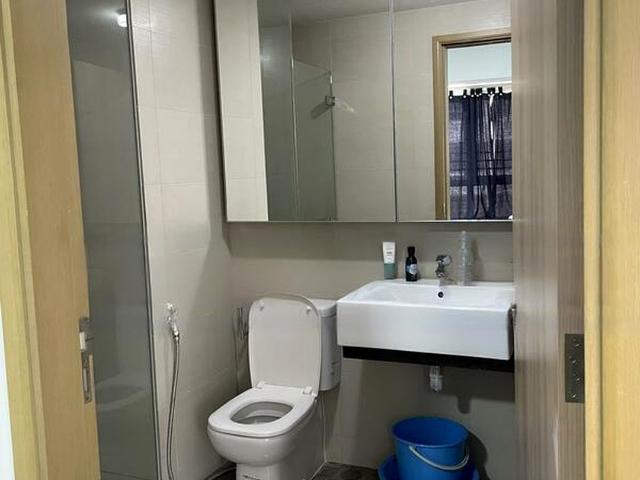 Waterfront Gold D16, Condominium