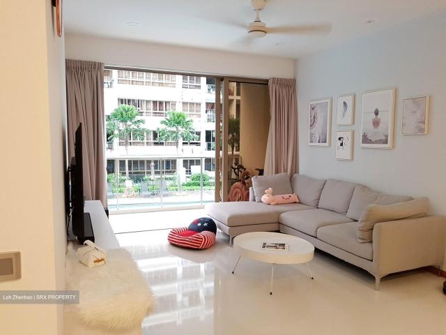 Waterfront Gold D16, Condominium