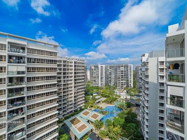 Waterfront Gold D16, Condominium