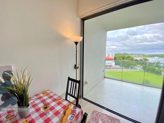 Waterfront Isle D16, Condominium