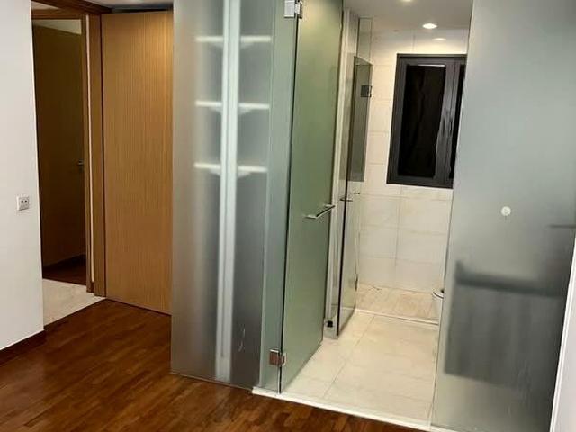 Waterfront Isle D16, Condominium