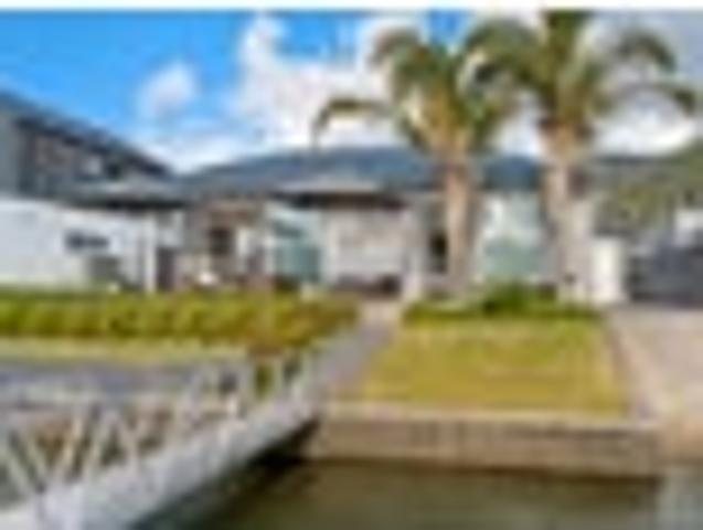 Waterfront Luxury Easy Living!