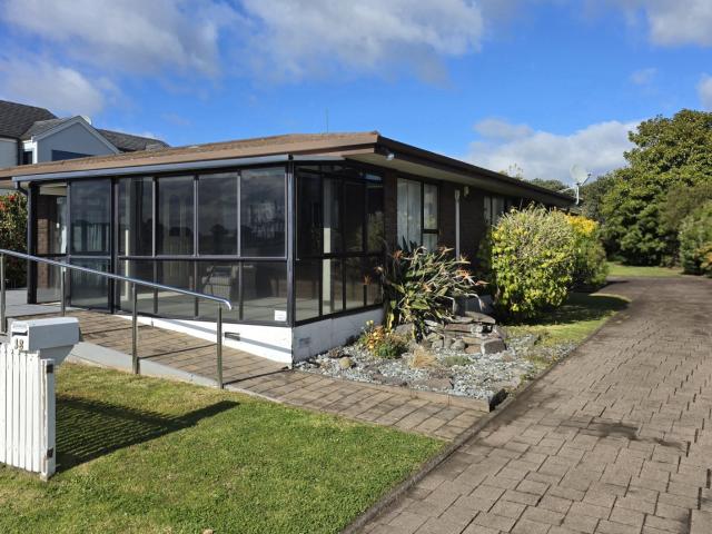 Waterfront Living with Mount Views Three Bedrooms Plus a Versatile Fourth Room Otumoetai