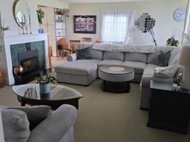 Waterfront Living at Crescent Beach