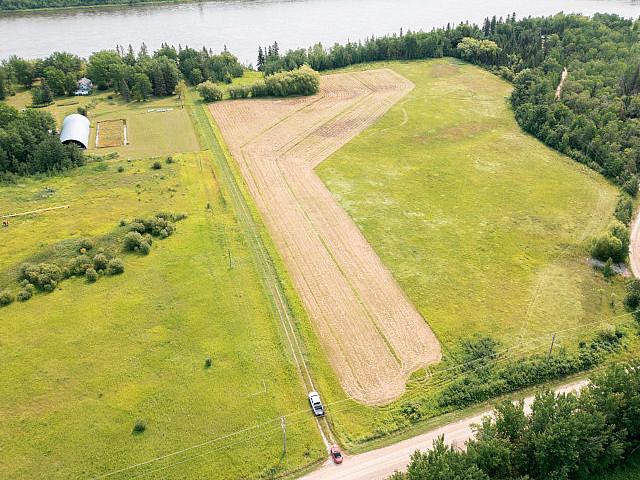 Waterfront Lot On Winnipeg River!