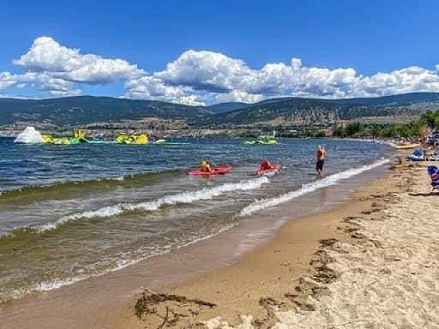 Waterfront Property, Penticton Bc, Condo Central Location !