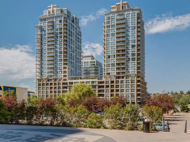Waterfront South Facing Down Town Condo with underground parking for rent