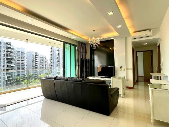 Waterfront Waves D16, Condominium