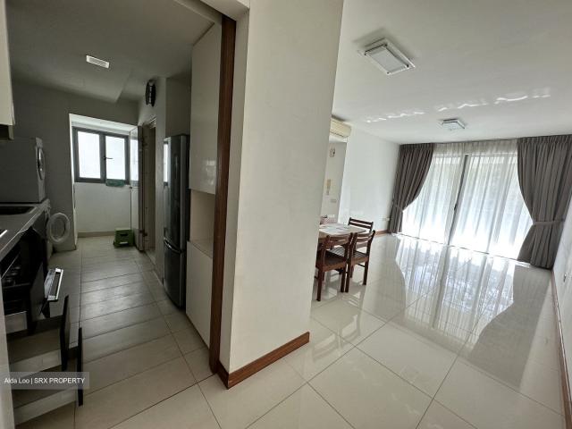 Waterfront Waves D16, Condominium