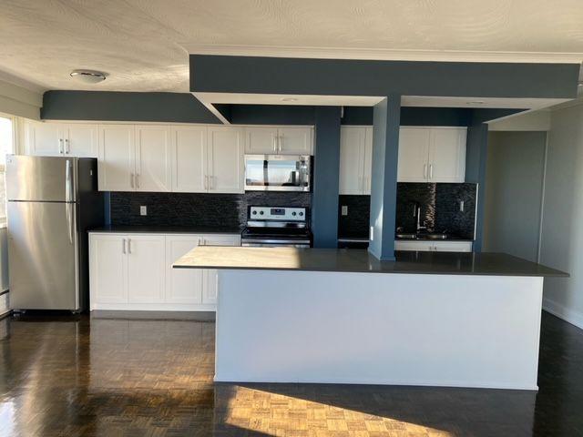 Waterfront 2 Bedroom Beautifully Renovated Unit