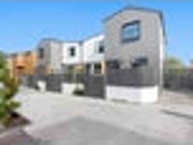 Waterloo, 2 bedrooms, $650 pw