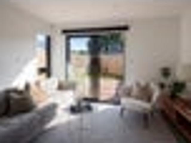 Waterloo, 2 bedrooms, $610 pw