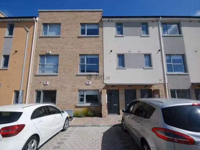 Waterside Green, Malahide, Co. Dublin is for rent