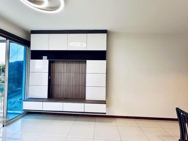 Waterview D18, Condominium