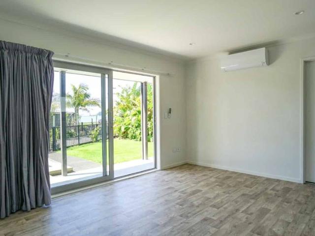 Waterviews & Bonus Hobby Room