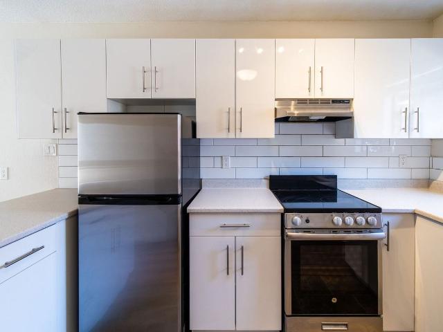 Waverly Studio Apartment for Rent at 125 Croft St, Victoria, BC V8V 2E7 James Bay