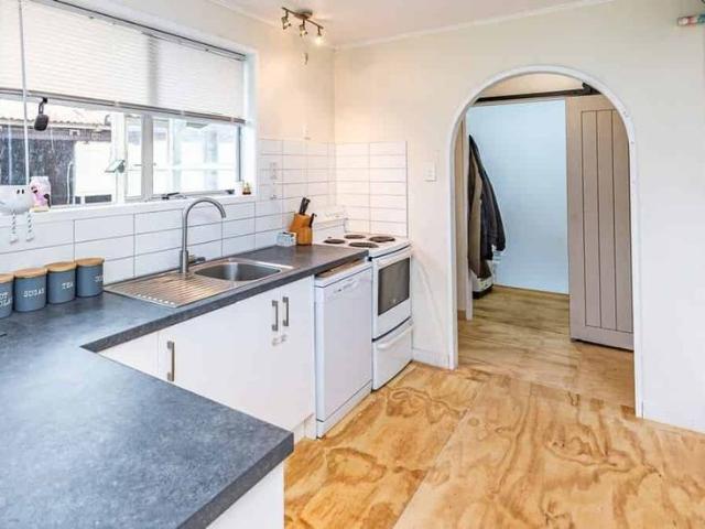 WAVERLEY 3 BEDROOMS