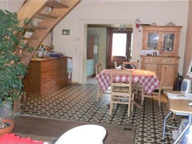 Wavre centre charmante maison avec kot outil,cave,jardin