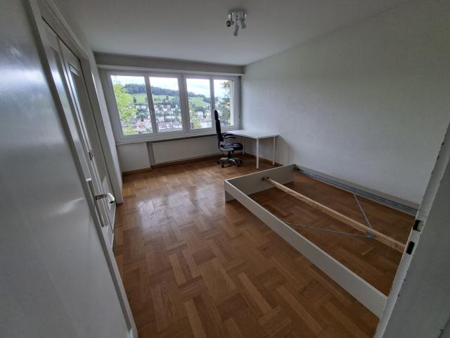 WG Zimmer in Dufourstrasse 101, DG Zimmer 4, 9000 St. Gallen für 750 CHF