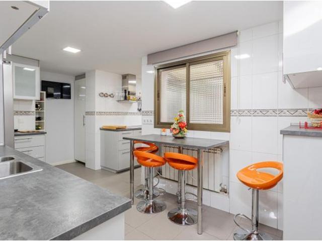WGI INMOBILIARIA VENDE MAGNIFICA VIVIENDA EN ZONA EXCLUSIVA DE LA PAZ