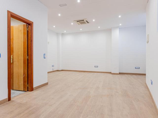 WGI INMOBILIARIA VENDE EN EXCLUSIVA esta espectacular Propiedad tipo Local Convertido en Vivienda, diáfano de diseño, completamente reformada a estrenar, situada en una de las zonas con mayor proyec