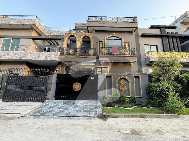 We are offering you to your Dream House at The Heart of DHA Phase 5 LAHORE In Formanites Housing society. For more information pls contact. Formanites Housing Scheme