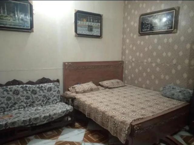 We have 2 marla old house for sale Lahore Samanabad ID 76792