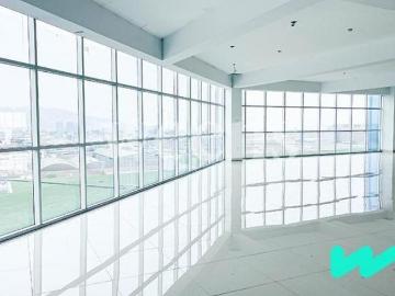 Weens Alquila Oficina en Centro Empresarial. Limite con Santa Anita y Ate. 1,200m2 y 1,342m2