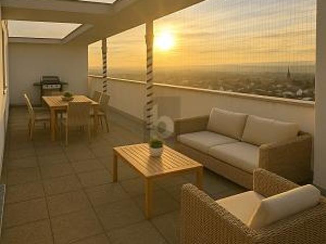 WEITBLICK & WOHLGEFÜHL MIT GROßER DACHTERRASSE