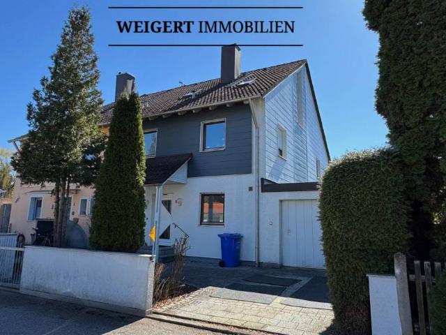 WEIGERT: Modernisierte Doppelhaushälfte mit Charme, Südgarten, Terrasse, Balkon & Garage in Eichenau