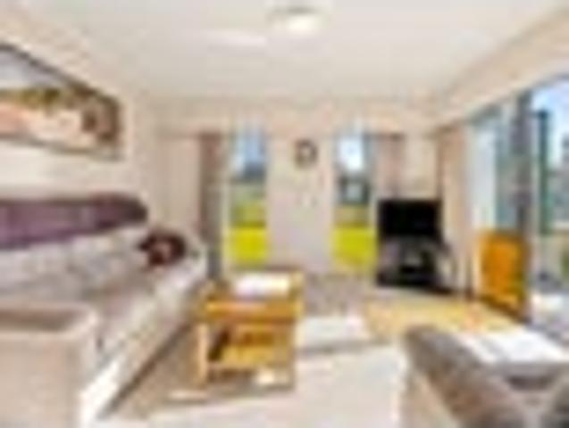 Welcome Home to Comfort and Convenience!